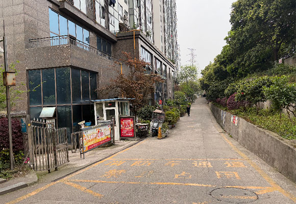 長(zhǎng)江現(xiàn)代城4個(gè)車(chē)位第一次變賣(mài)